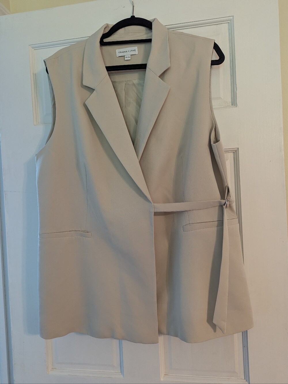 NWOT Women's Cream Blazer Vest